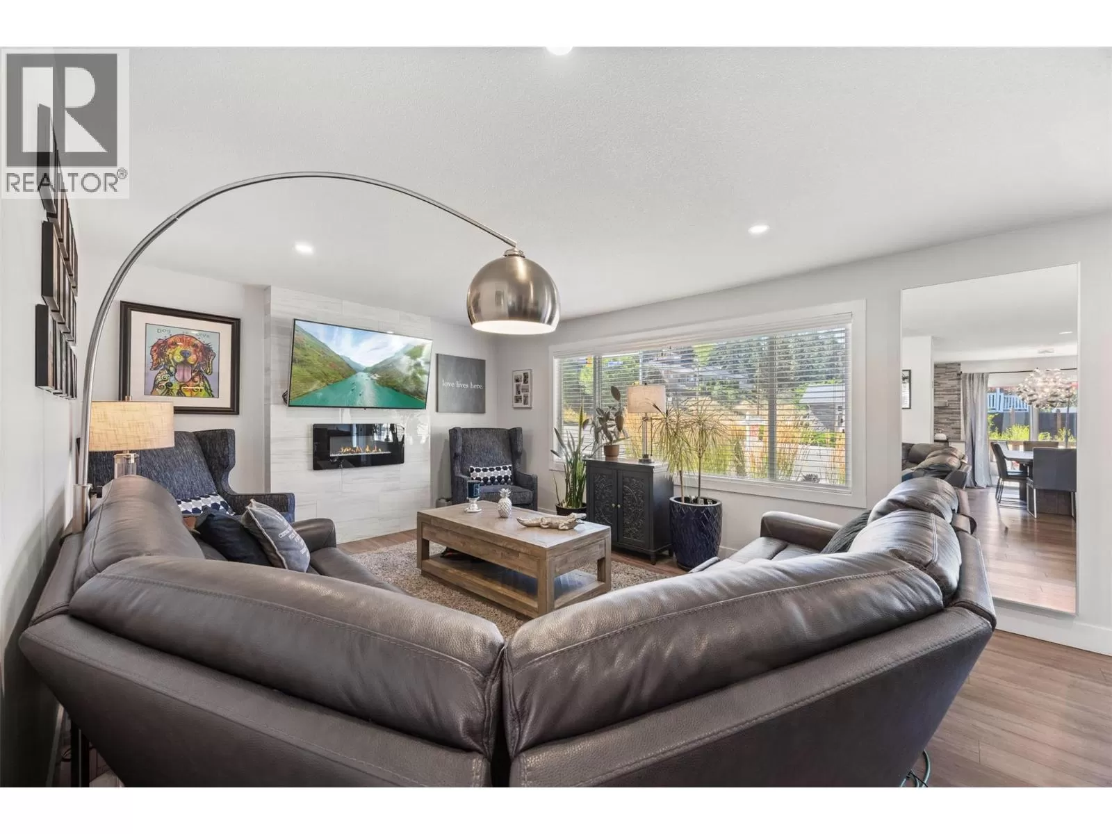 House for rent: 1255 Rio Drive, Kelowna, British Columbia V1V 1E2