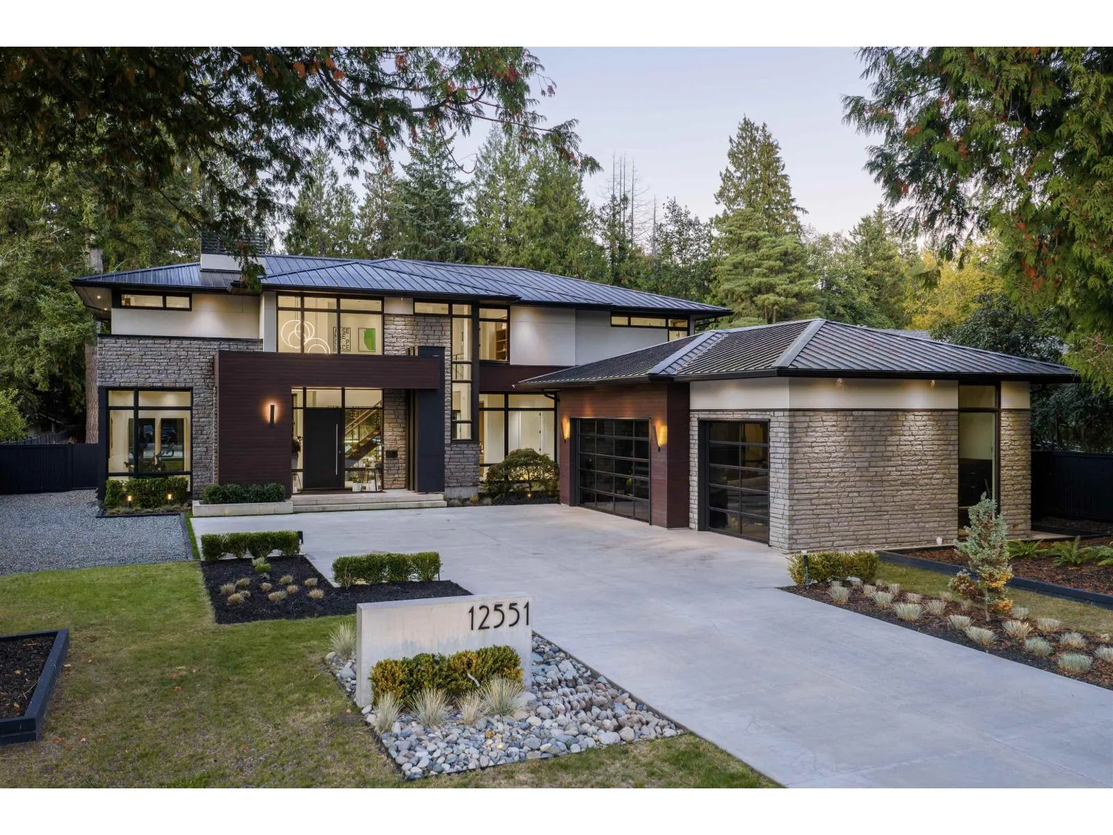 House for rent: 12551 22 Avenue, Surrey, British Columbia V4A 2B6