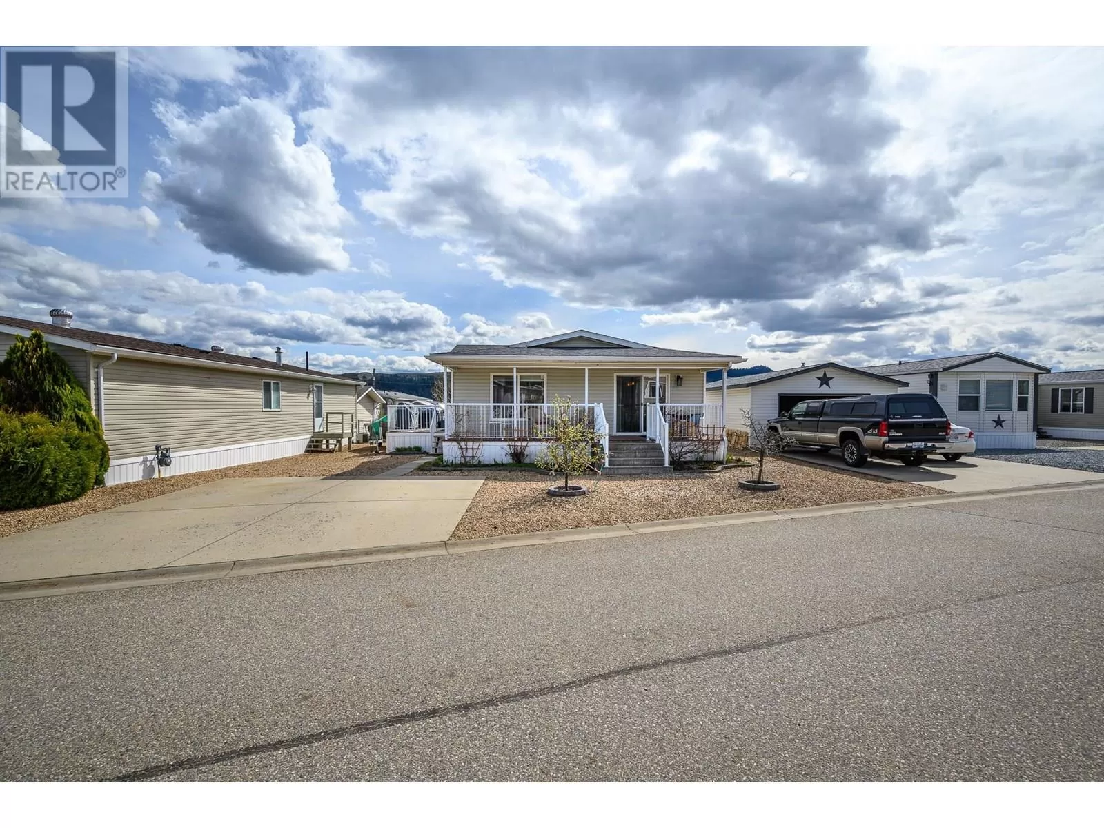 Manufactured Home for rent: 12560 Westside Road Unit# 21, Vernon, British Columbia V1H 1S9