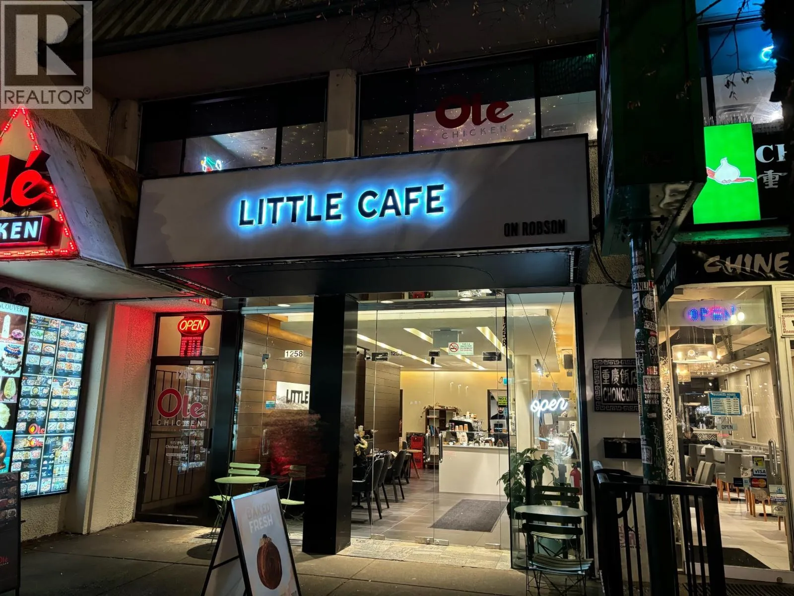 1258 Robson Street, Vancouver, British Columbia V7E 6N2