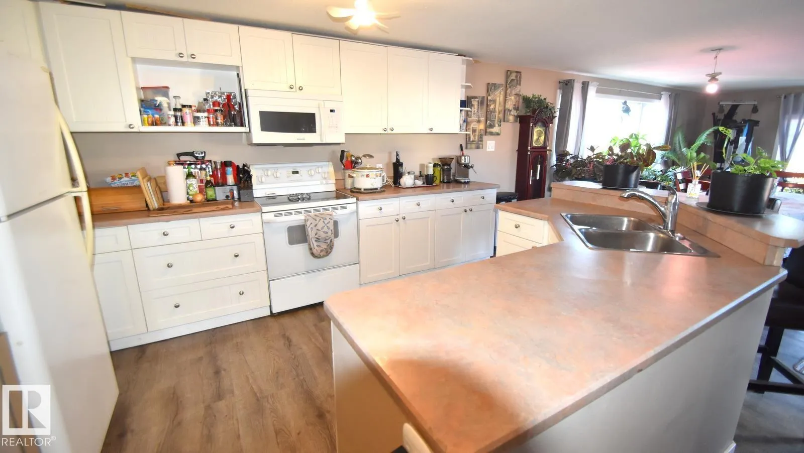 House for rent: 1259 Lake Vista Cr, Sherwood Park, Alberta T8H 1K7