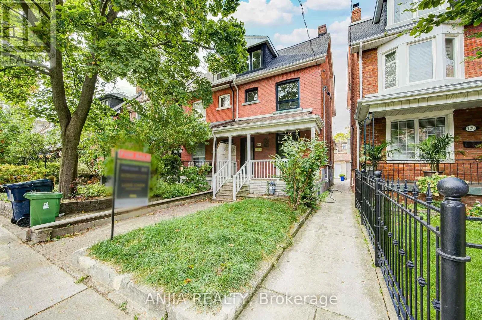 House for rent: 126 Grace Street, Toronto, Ontario M6J 2S2