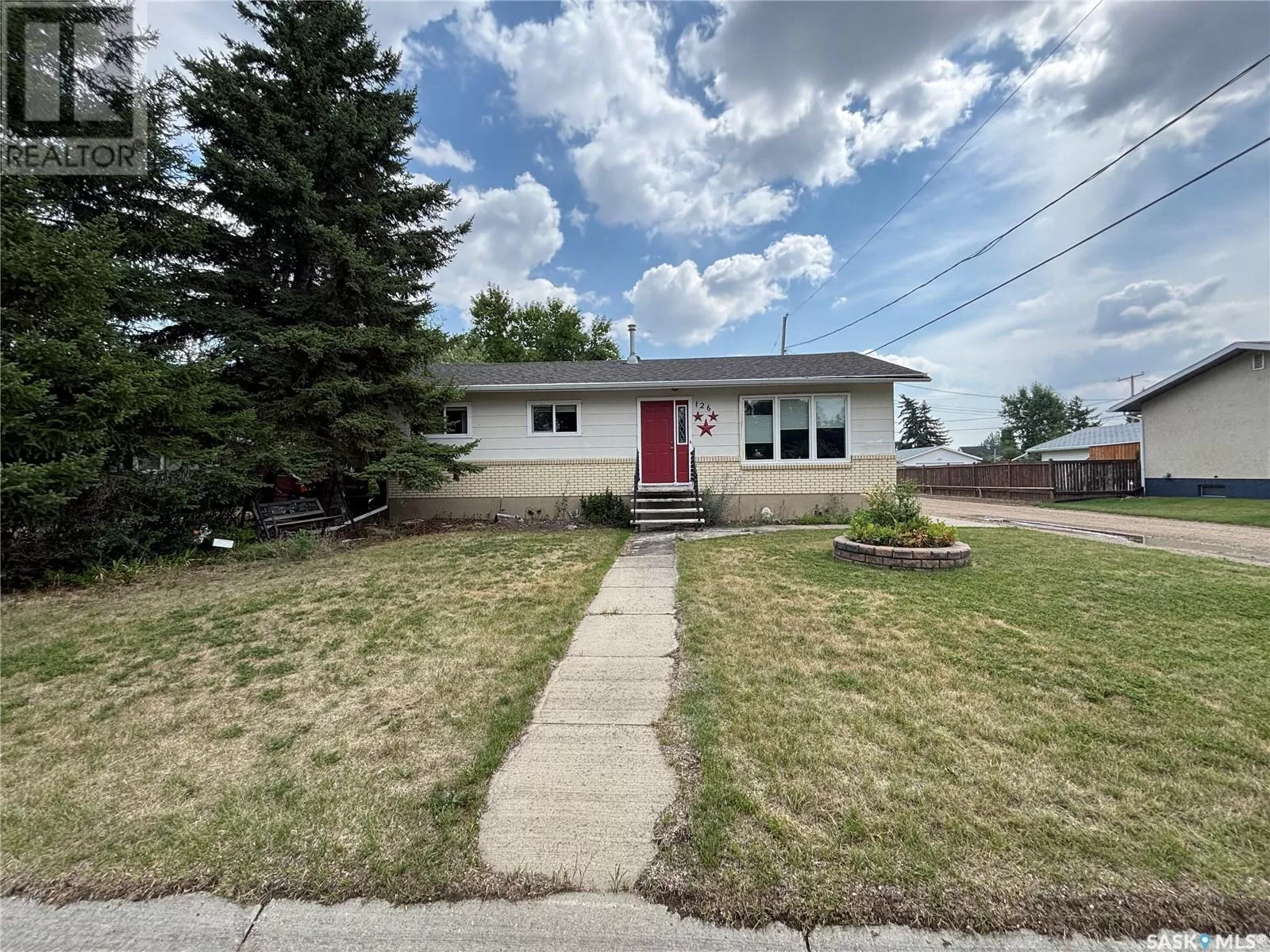 House for rent: 126 Myers Crescent, Maple Creek, Saskatchewan S0N 1N0