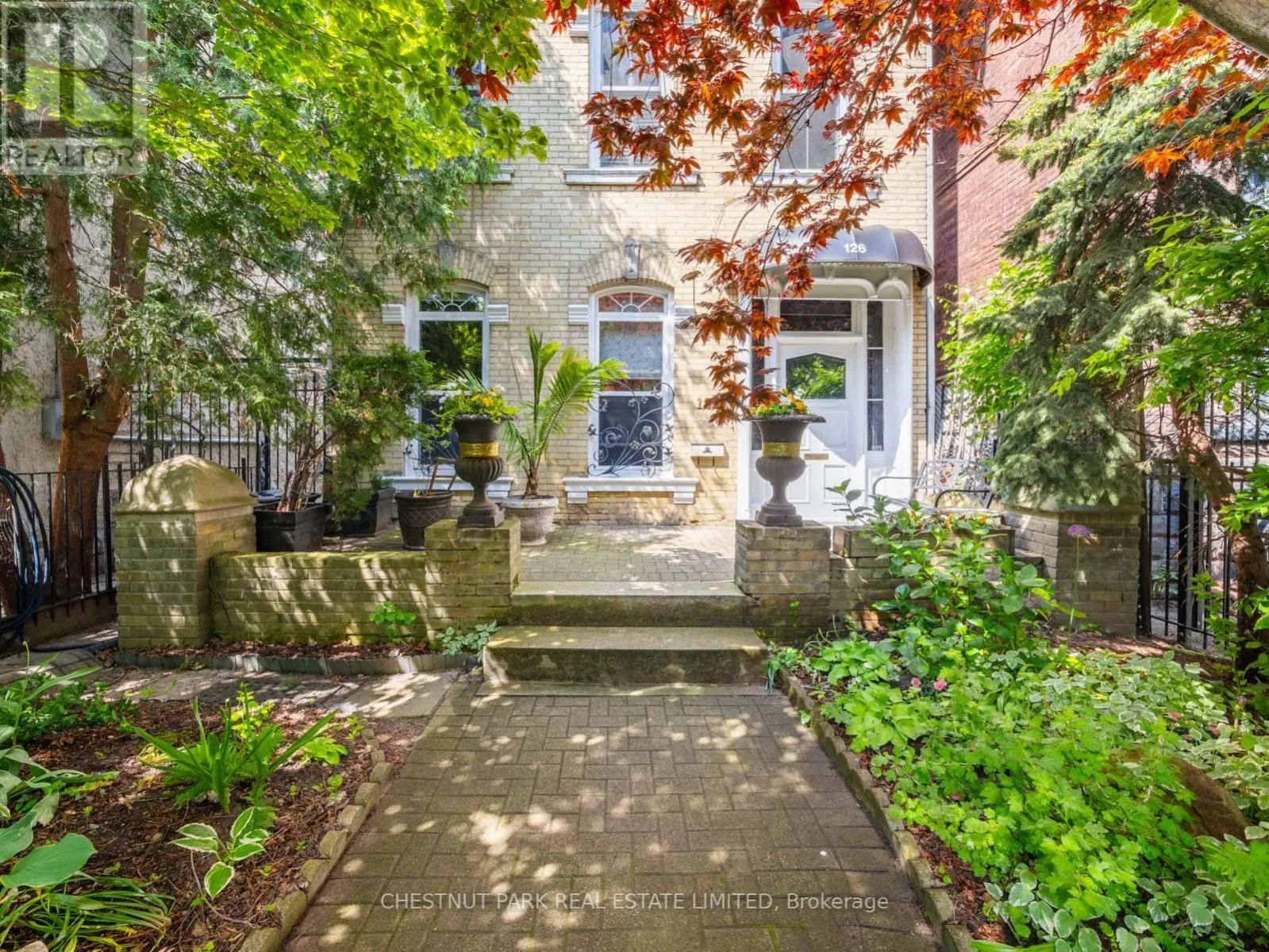 House for rent: 126 Seaton Street, Toronto, Ontario M5A 2T3