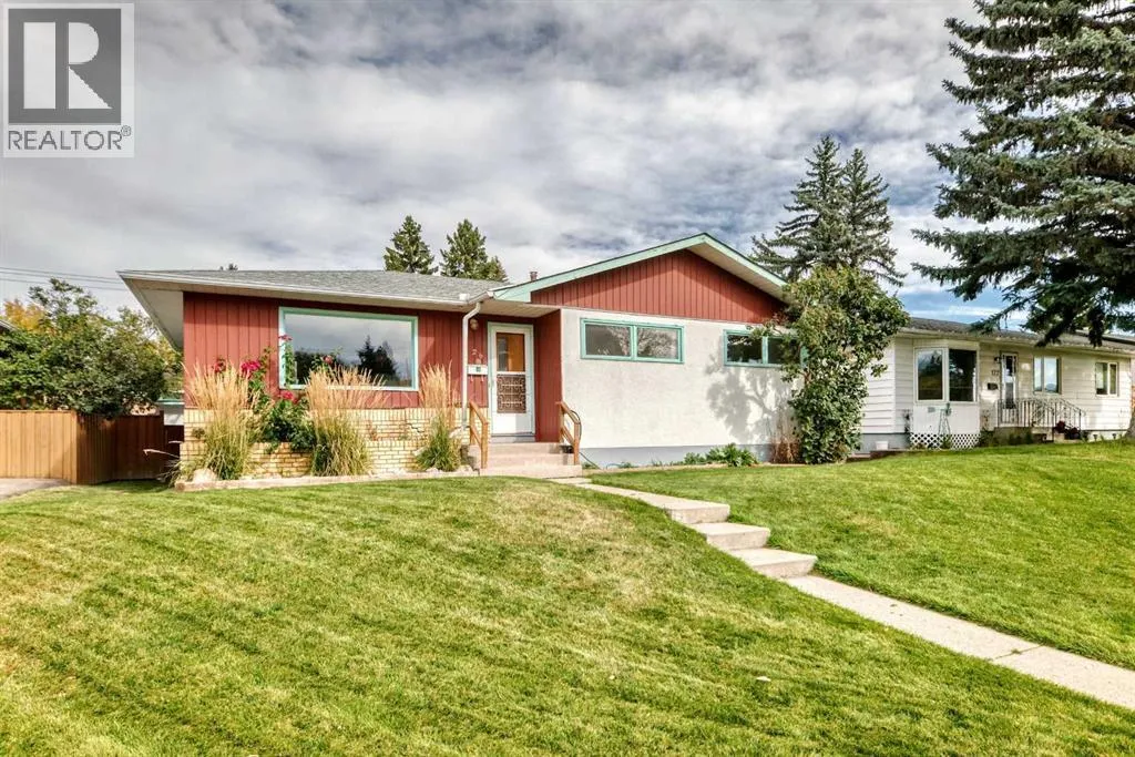 House for rent: 126 Springwood Drive Sw, Calgary, Alberta T2W 0K5