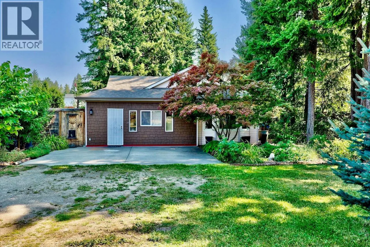 Manufactured Home for rent: 1260 Scotch Creek Wharf Road, Scotch Creek, British Columbia V0E 1M5