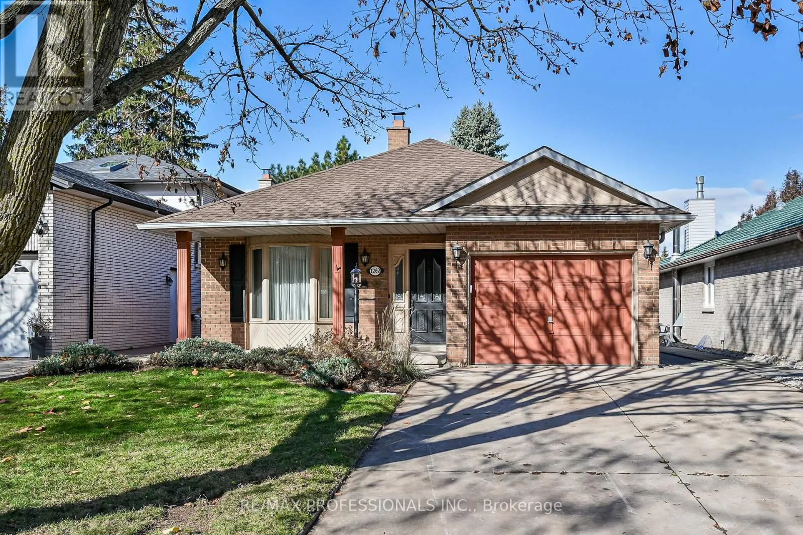 House for rent: 1262 Nathaniel Crescent, Burlington, Ontario L7S 2B1