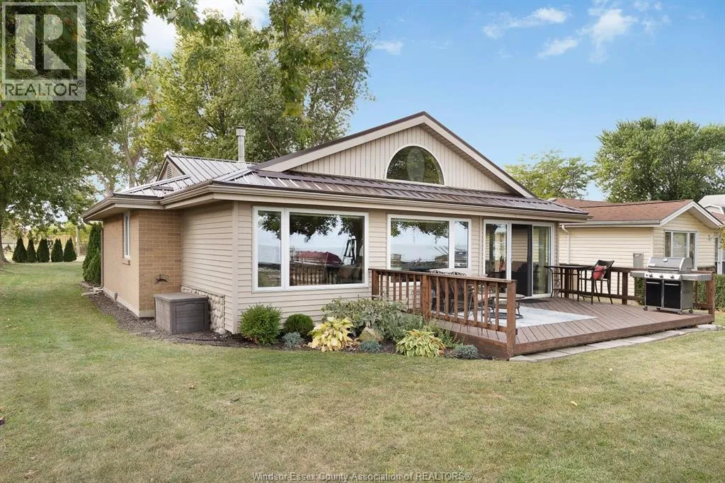 House for rent: 12670 Laforet Beach, Lakeshore, Ontario N0R 1N0