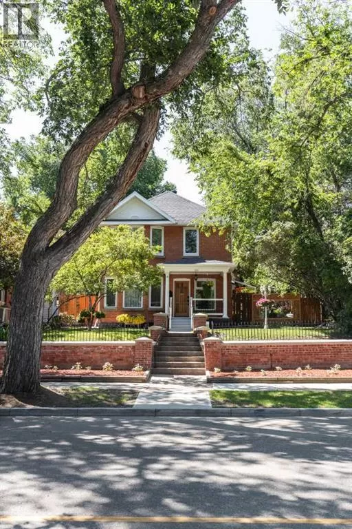 House for rent: 127 1 Street Sw, Medicine Hat, Alberta T1A 3Z1