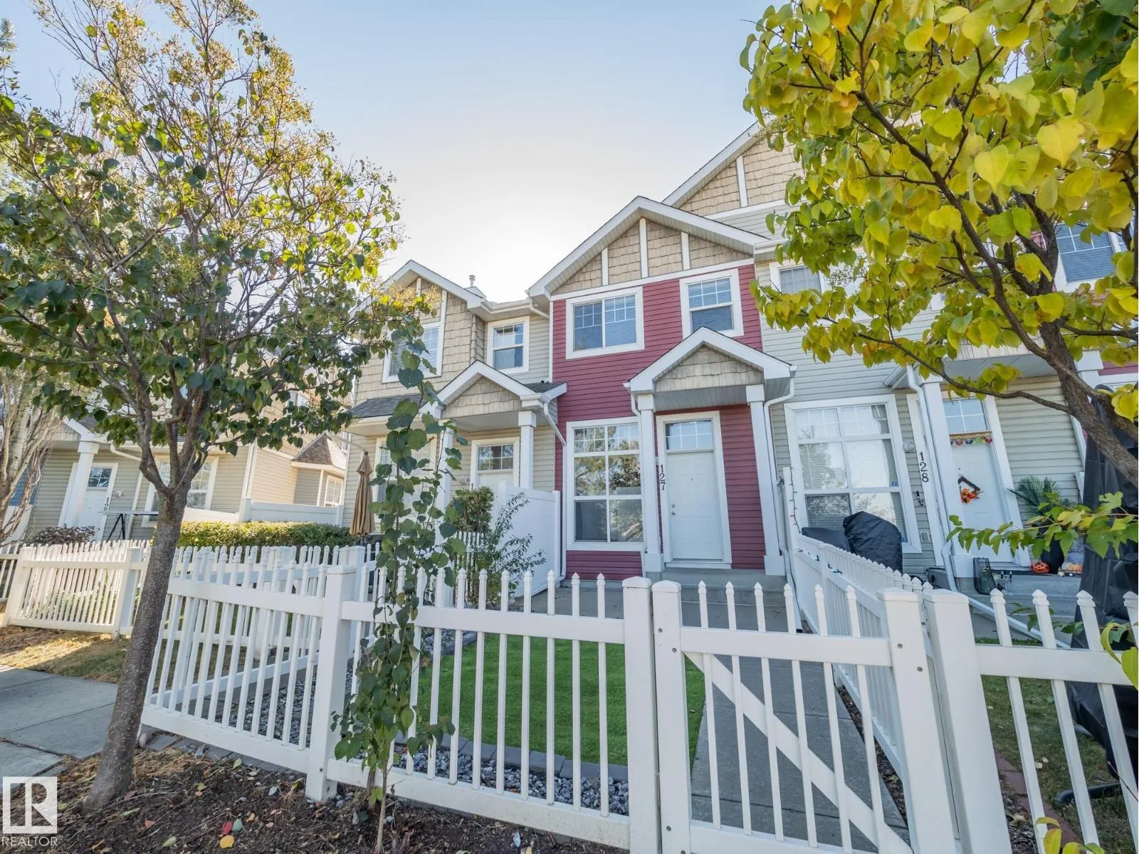 Row / Townhouse for rent: #127 2051 Towne Centre Bv Nw, Edmonton, Alberta T6R 0G8