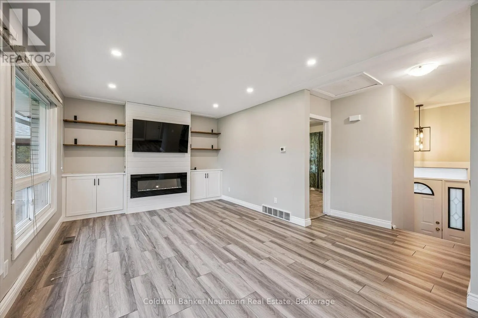 House for rent: 127 Avon Road, Kitchener, Ontario N2B 1T9