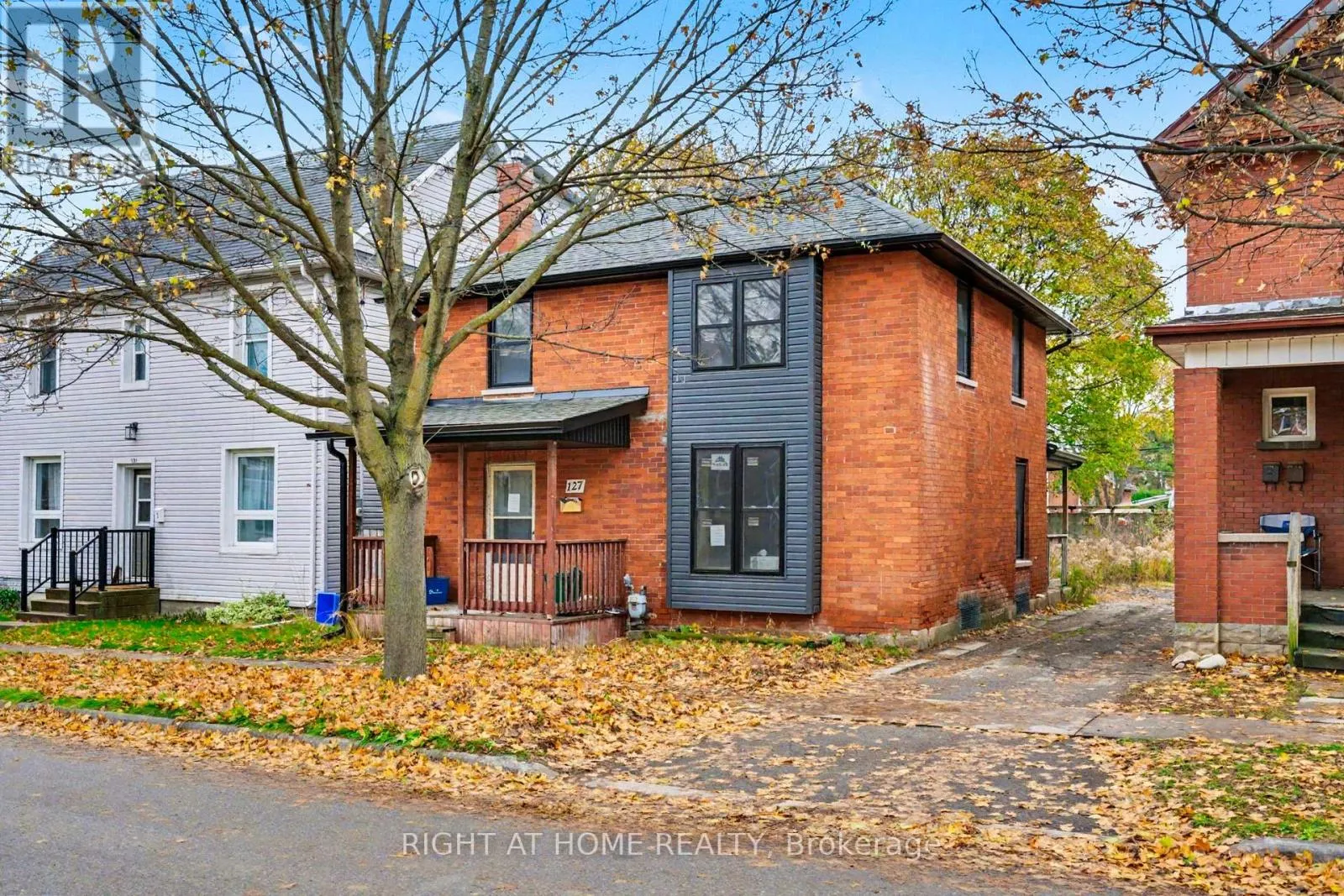 House for rent: 127 Elgin Street E, Oshawa, Ontario L1G 1T4