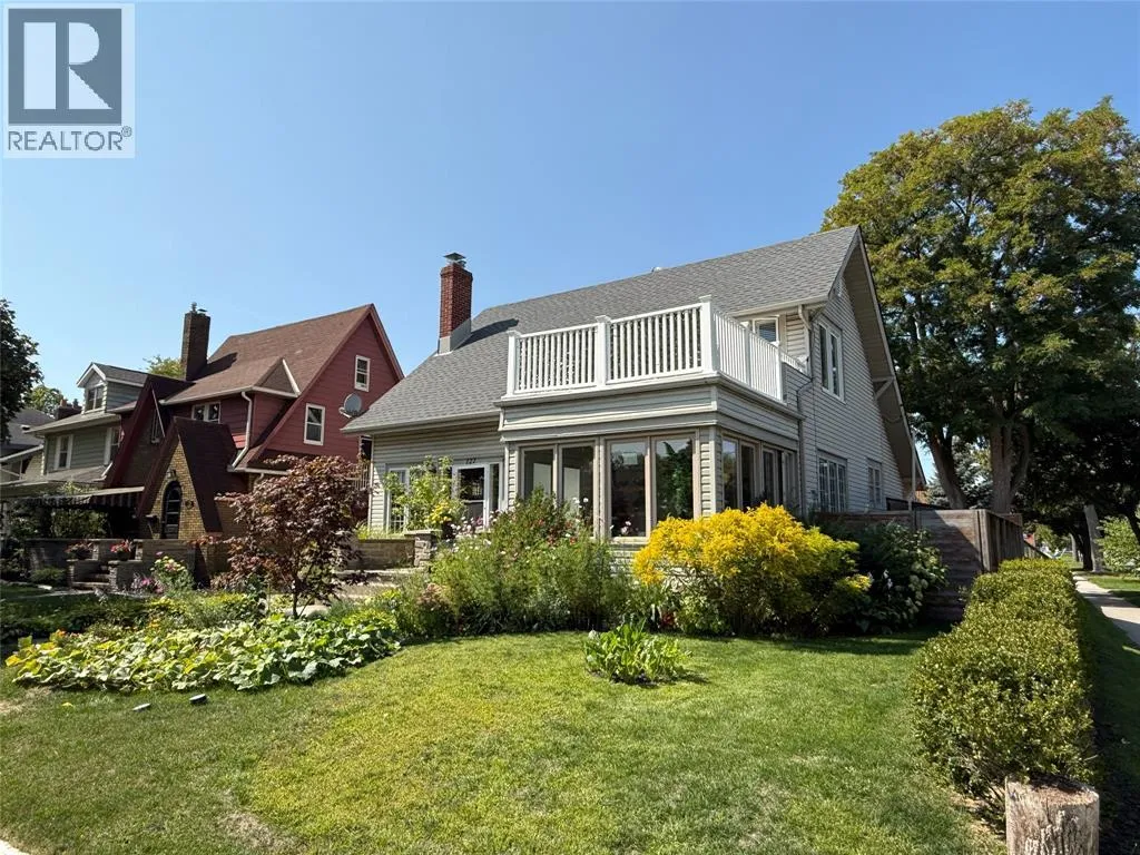 House for rent: 127 Fleming Street, Sarnia, Ontario N7T 6C2