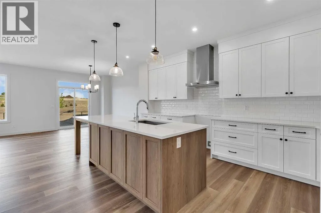 House for rent: 127 Heritage Court, Cochrane, Alberta T4C 2N4