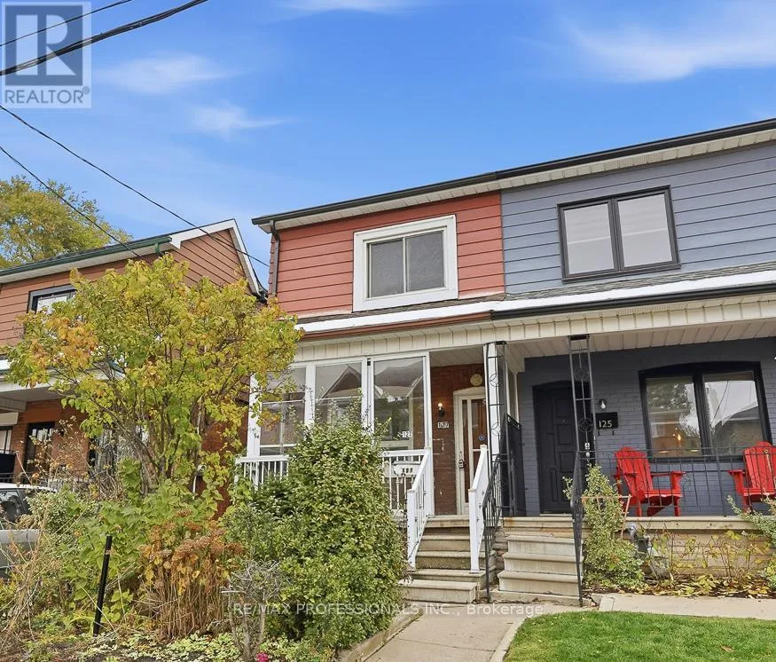 Duplex for rent: 127 Kane Avenue, Toronto, Ontario M6M 3N1