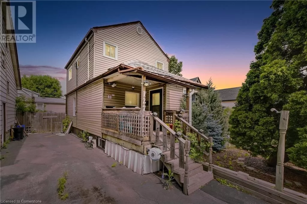 House for rent: 127 Province Street N, Hamilton, Ontario L8H 4H7