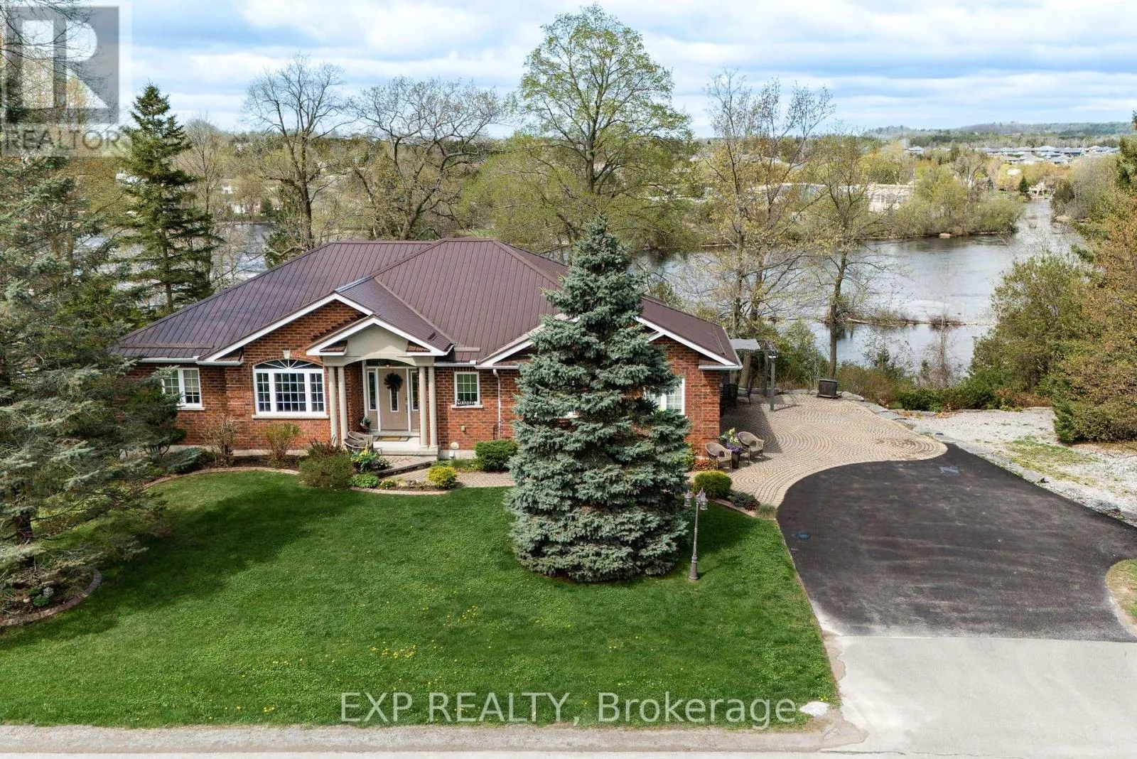 House for rent: 127 River Drive, Quinte West, Ontario K0K 2C0