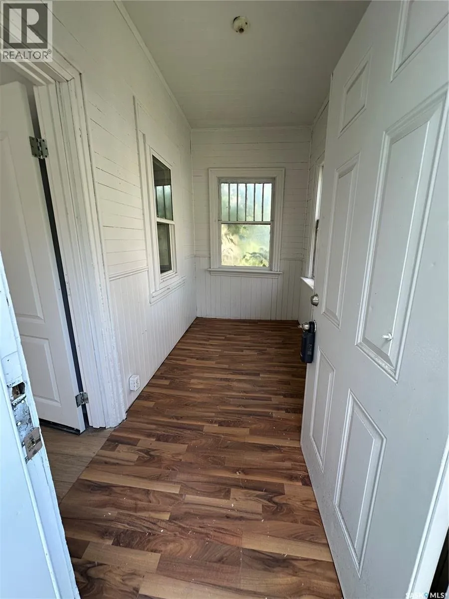 House for rent: 127 S Avenue S, Saskatoon, Saskatchewan S7M 2Z7