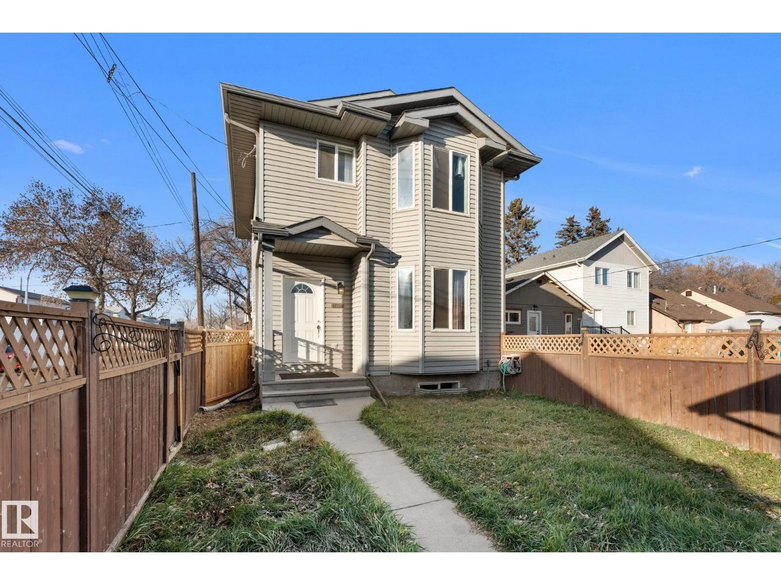 Duplex for rent: 12713 116 St Nw Nw, Edmonton, Alberta T5E 5H1