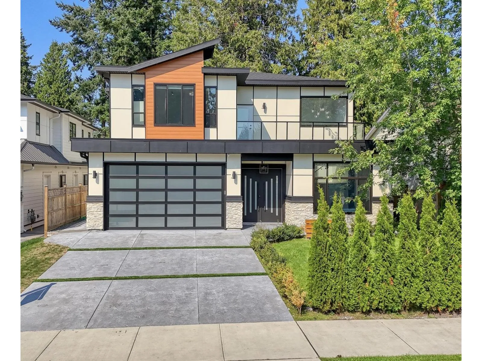 House for rent: 12723 25 Avenue, Surrey, British Columbia V4A 2K5