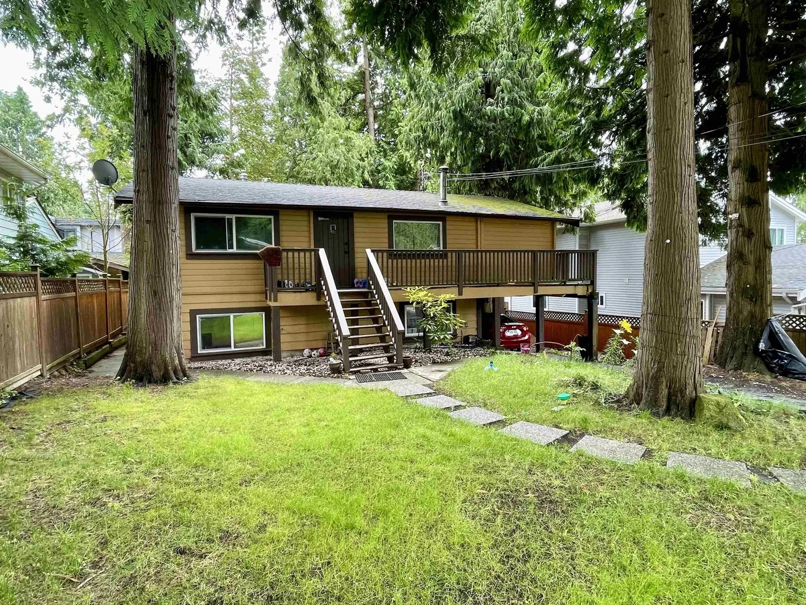 House for rent: 12730 15a Avenue, Surrey, British Columbia V4A 1M1