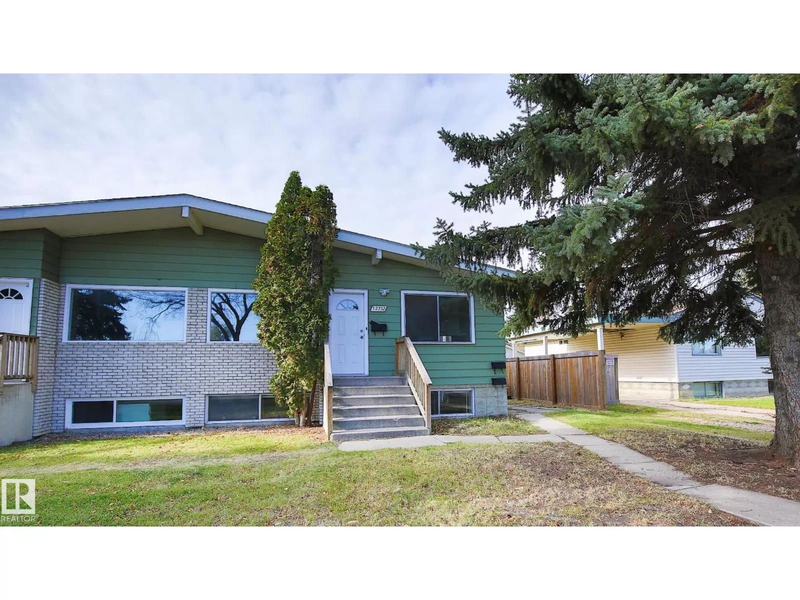 Duplex for rent: 12732 113a St Nw, Edmonton, Alberta T5E 5B3