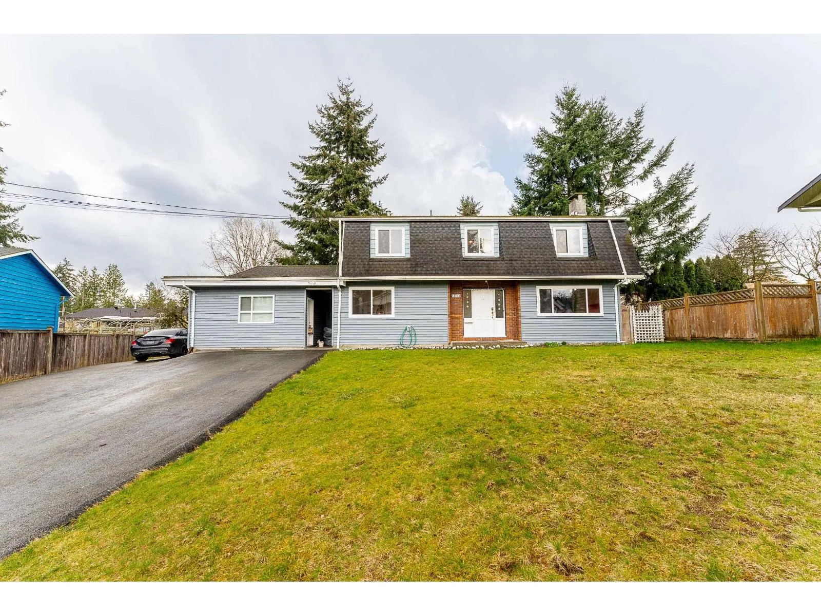 House for rent: 12764 104a Avenue, Surrey, British Columbia V3V 6C1