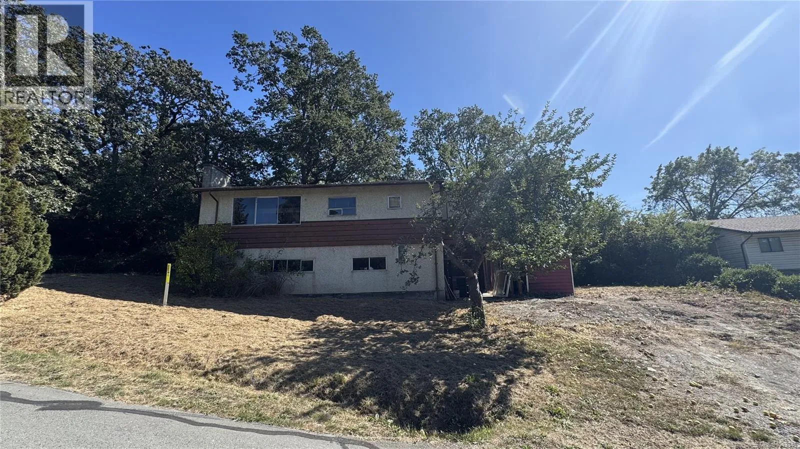 House for rent: 1279 Burnside Rd W, View Royal, British Columbia V8Z 1P3