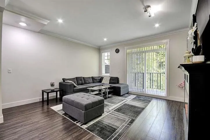 Row / Townhouse for rent: 128 13898 64 Avenue, Surrey, British Columbia V3W 1L6