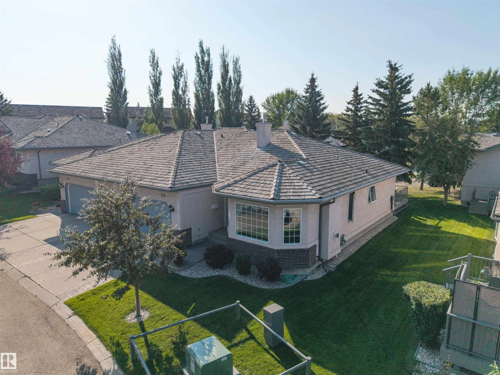 Duplex for rent: #128 215 Blackburn E Sw, Edmonton, Alberta T6W 1B9