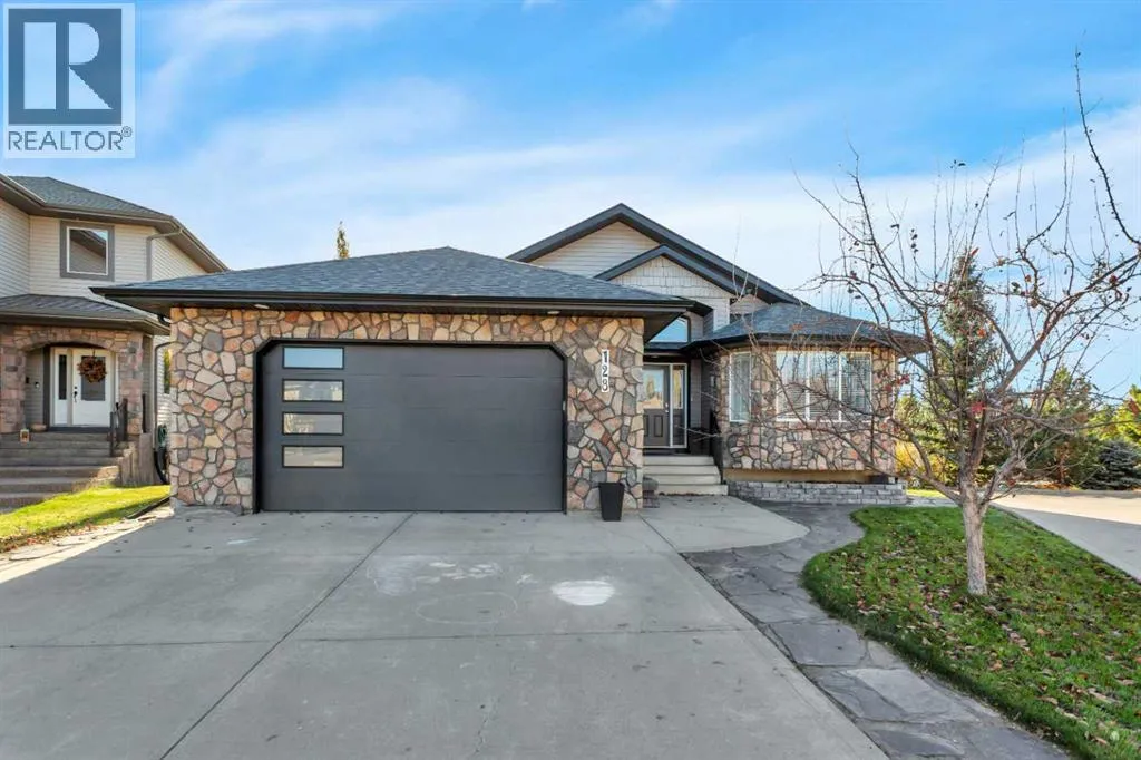 House for rent: 128 Isbister Close, Red Deer, Alberta T4R 0B9