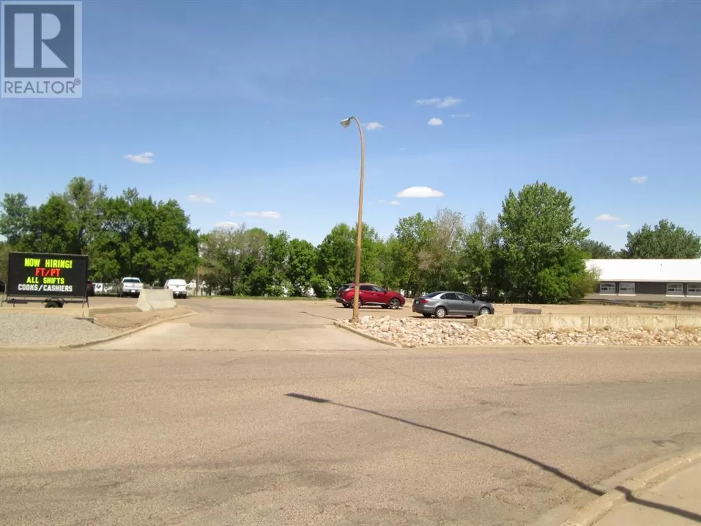 1280 Redcliff Drive Sw, Medicine Hat, Alberta T1A 5E5