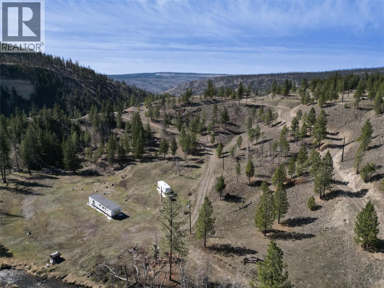 House for rent: 1280/1284 Rensch Road, Loon Lake, British Columbia V0K 1H1