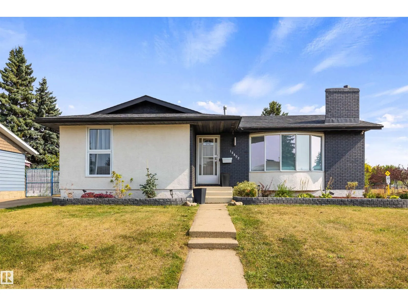 House for rent: 12803 47 St Nw, Edmonton, Alberta T5A 2J8