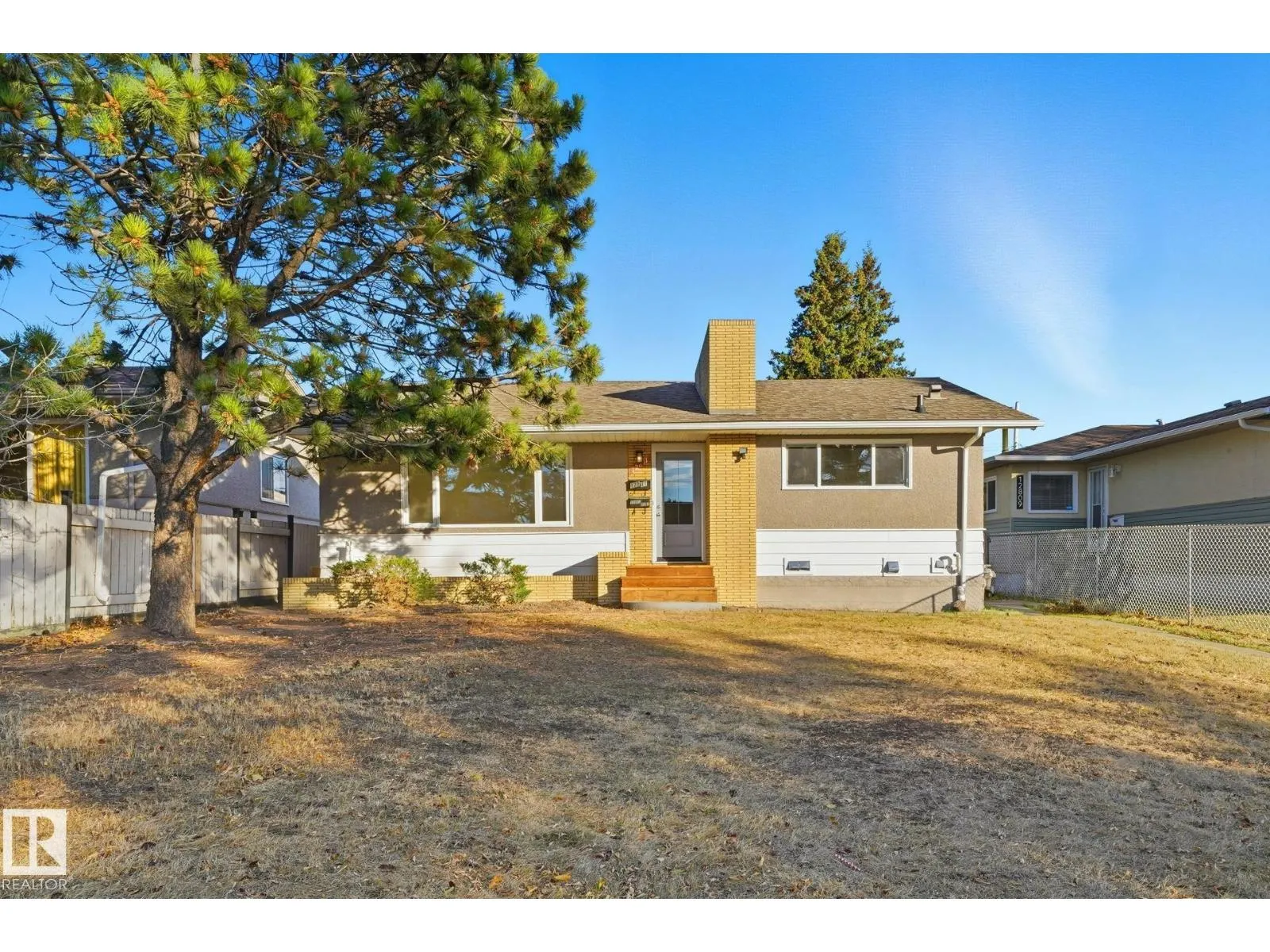 House for rent: 12811/12813 89 St Nw Nw, Edmonton, Alberta T5E 3J8