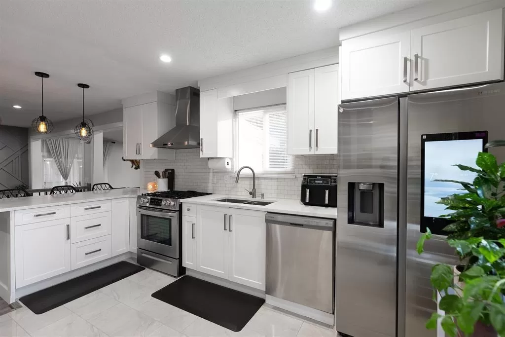 House for rent: 12859 68a Avenue, Surrey, British Columbia V3W 7M6