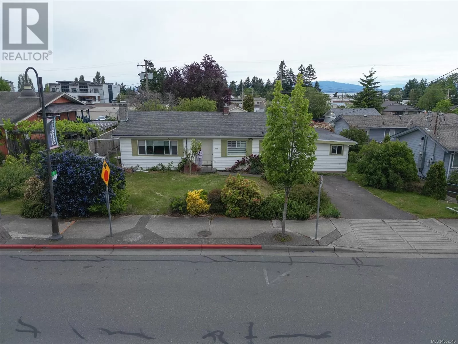 Offices for rent: 129 Jensen Ave E, Parksville, British Columbia V9P 1S3