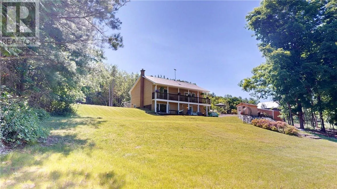 House for rent: 129 Maple, Kagawong, Ontario P0P 1J0