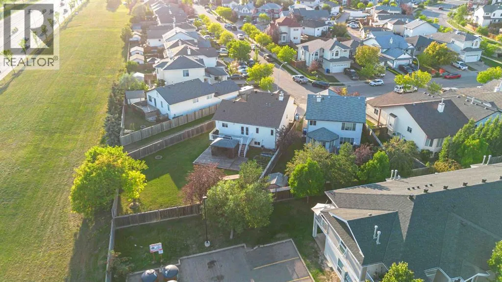 House for rent: 129 Pickles Crescent, Fort McMurray, Alberta T9K 2T8