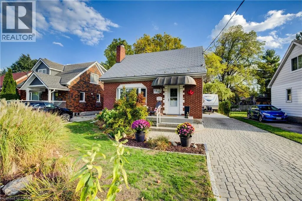 House for rent: 129 Talbot Street, Kitchener, Ontario N2M 2B2