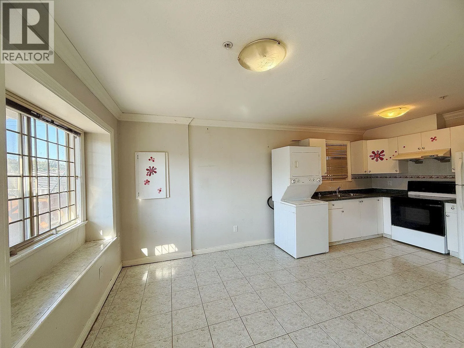 House for rent: 12xx E 61st Avenue, Vancouver, British Columbia V5X 2C6