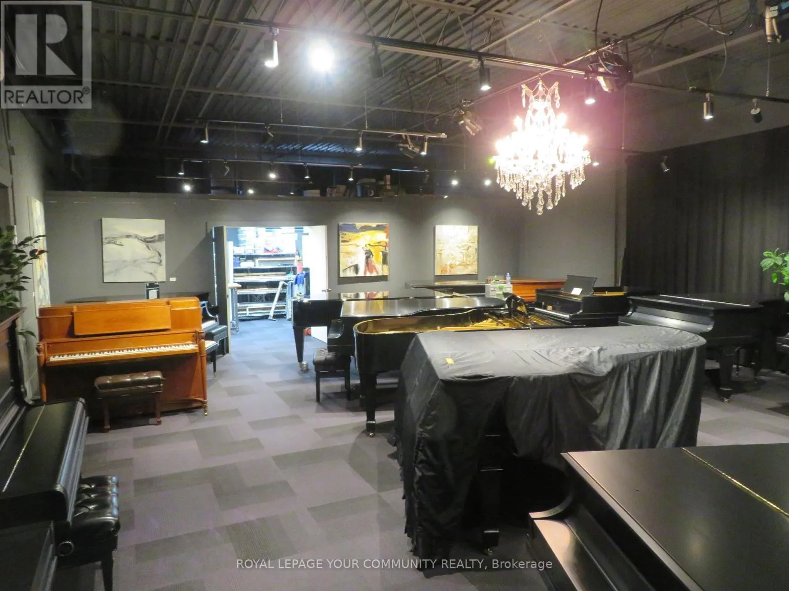 Multi-Tenant Industrial for rent: 13 - 104 Kenhar Drive, Toronto, Ontario M9L 1N4