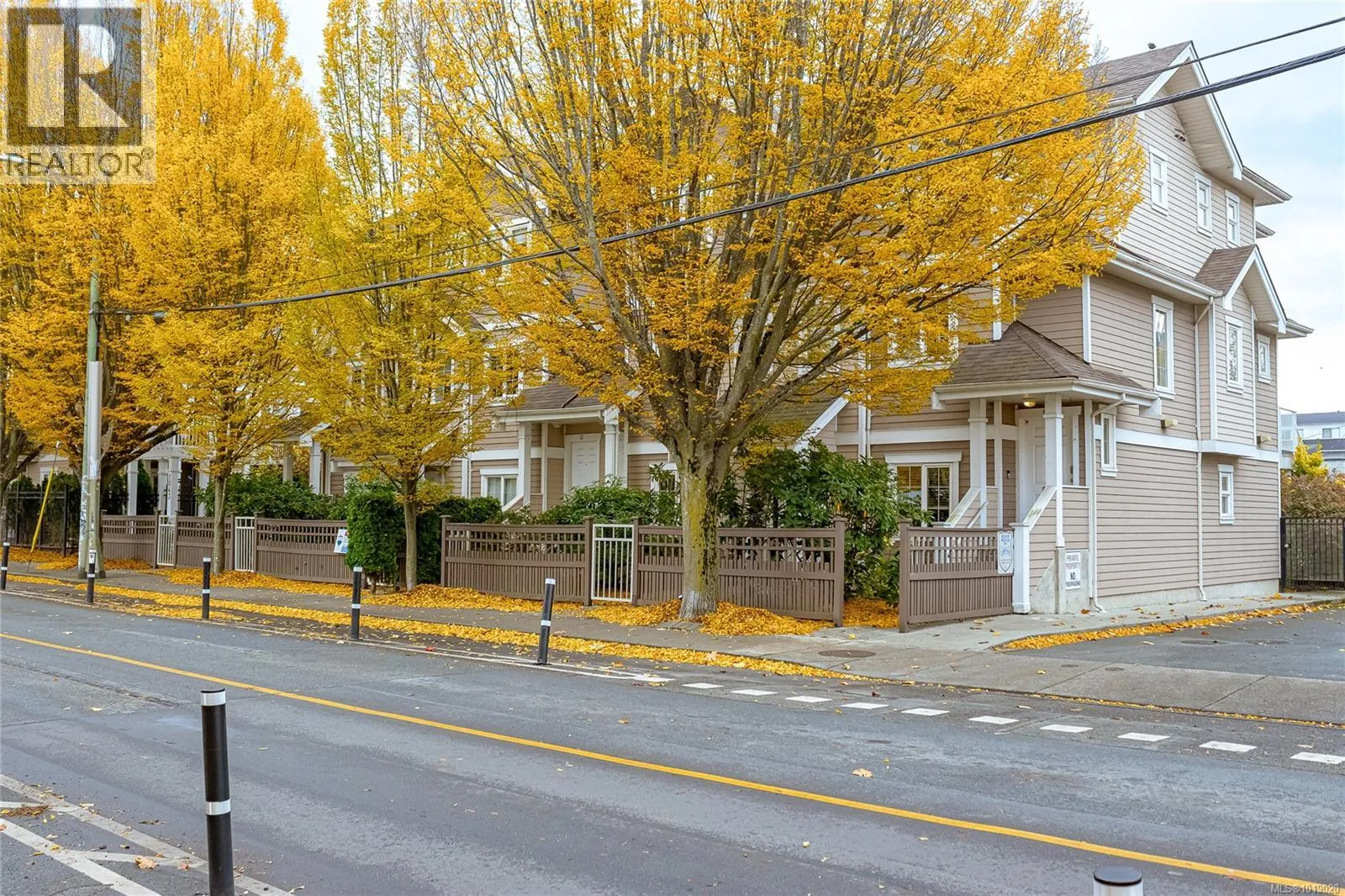 Row / Townhouse for rent: 13 1043 Caledonia Ave, Victoria, British Columbia V8T 1E7