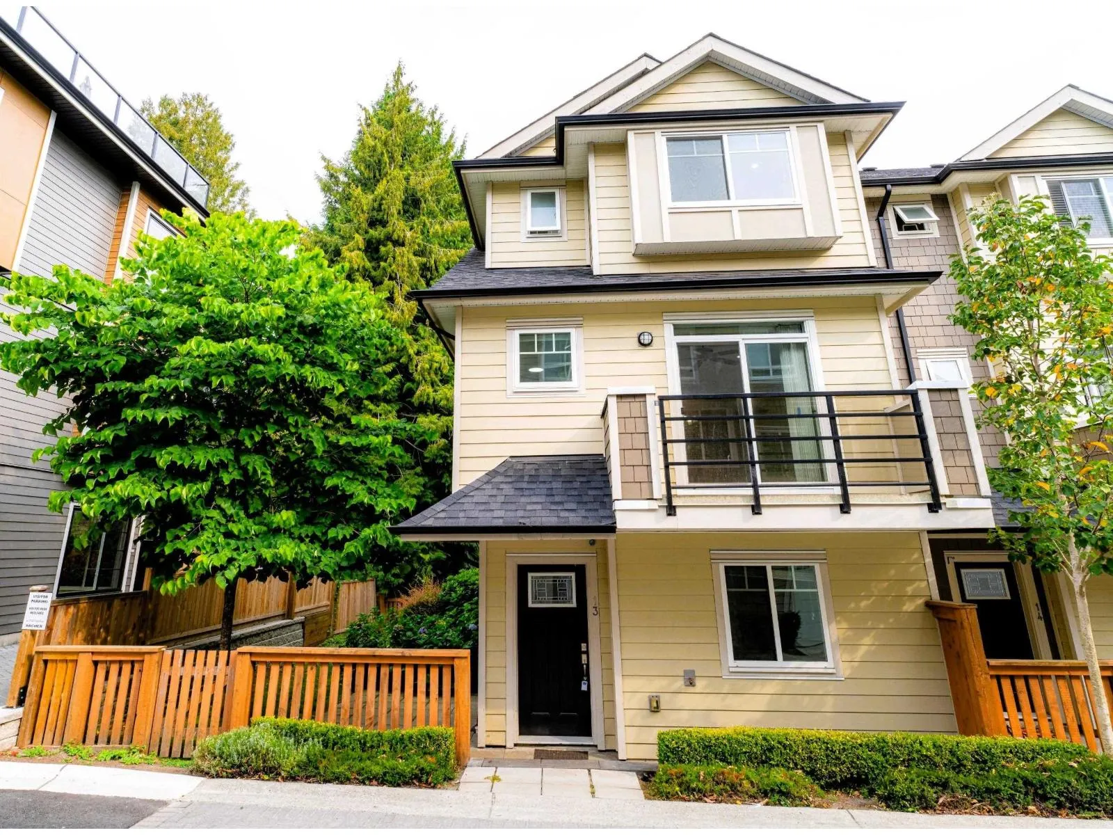 Row / Townhouse for rent: 13 14285 64 Avenue, Surrey, British Columbia V3W 1Z2