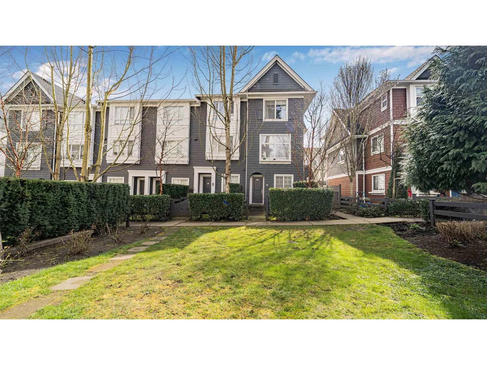 Row / Townhouse for rent: 13 14955 60 Avenue, Surrey, British Columbia V3S 1R8