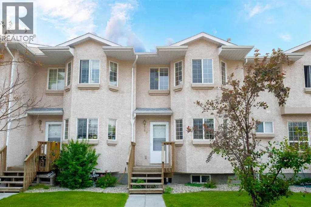 Row / Townhouse for rent: 13, 204 Strathaven Drive, Strathmore, Alberta T1P 1P6