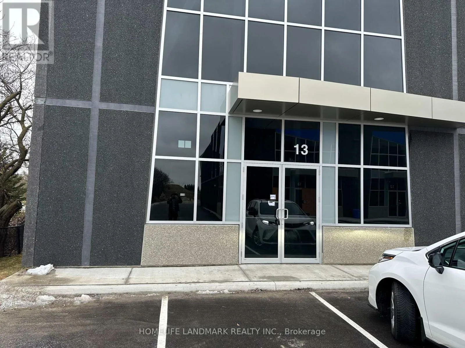 Offices for rent: 13  2nd - 135 Addison Hall Circle, Aurora, Ontario L4G 7C7