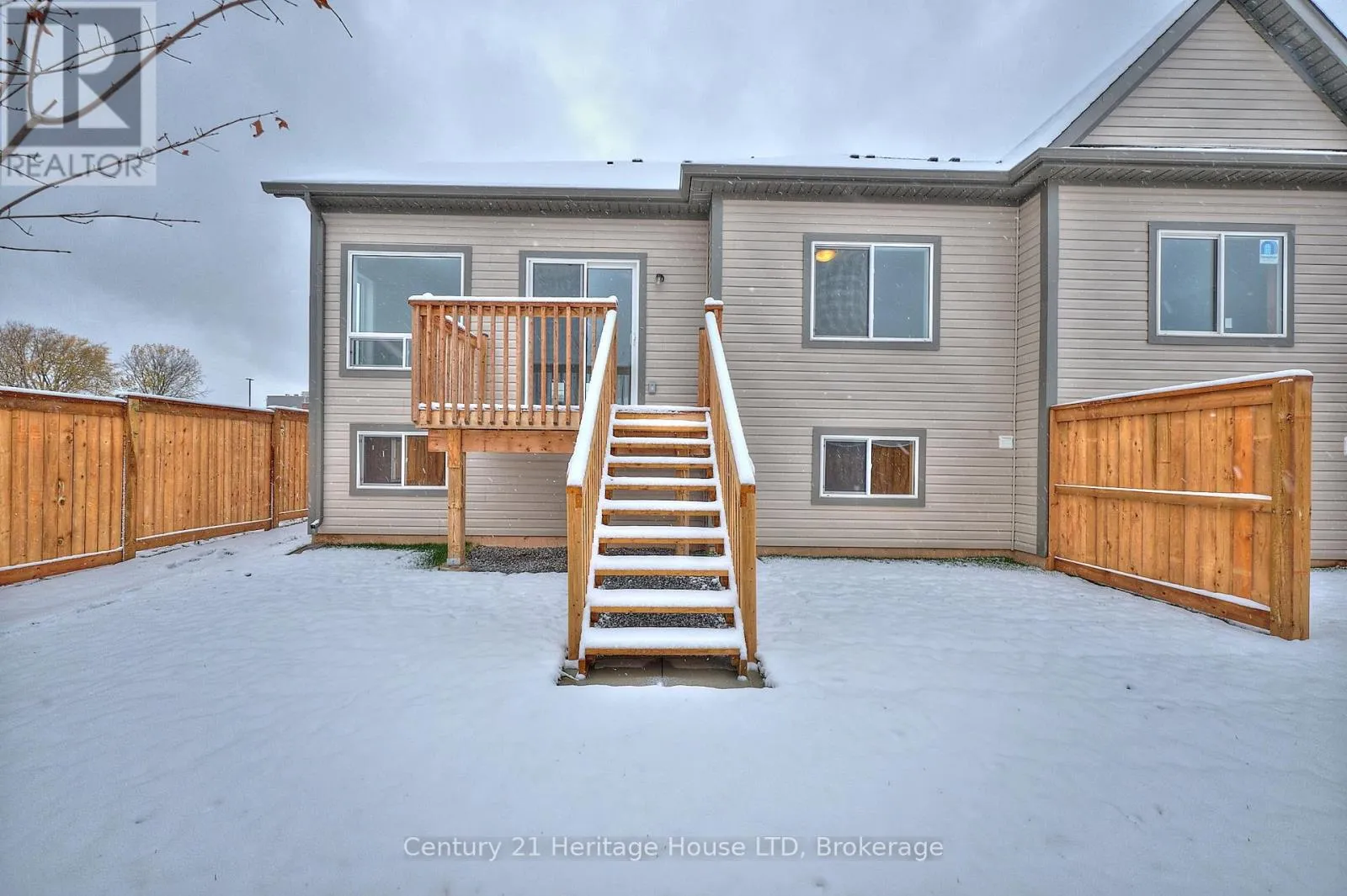 Row / Townhouse for rent: 13 - 397 Garrison Road, Fort Erie, Ontario L2A 1N1