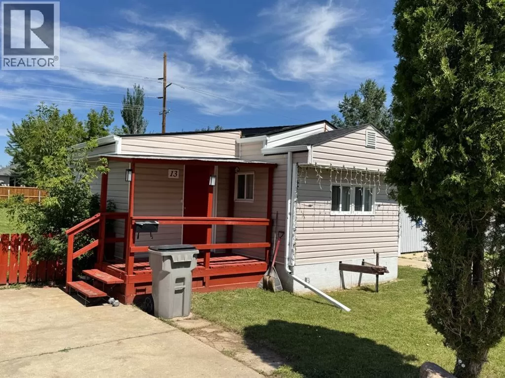 Mobile Home for rent: 13, 4000 13 Avenue Se, Medicine Hat, Alberta T1B 1J3