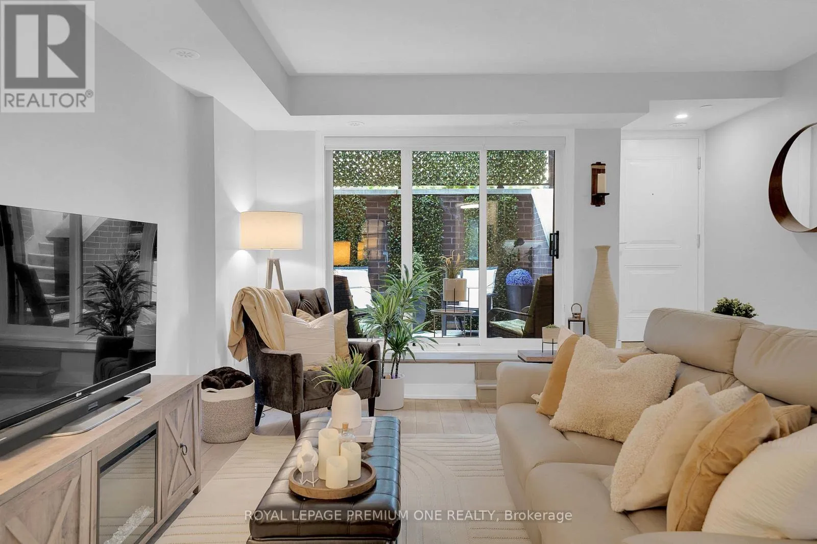 Row / Townhouse for rent: 13 - 66 Long Branch Avenue, Toronto, Ontario M8W 3J4